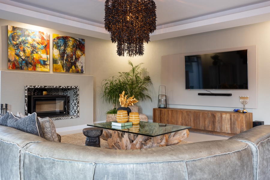 6 Bedroom Property for Sale in Winelands Western Cape